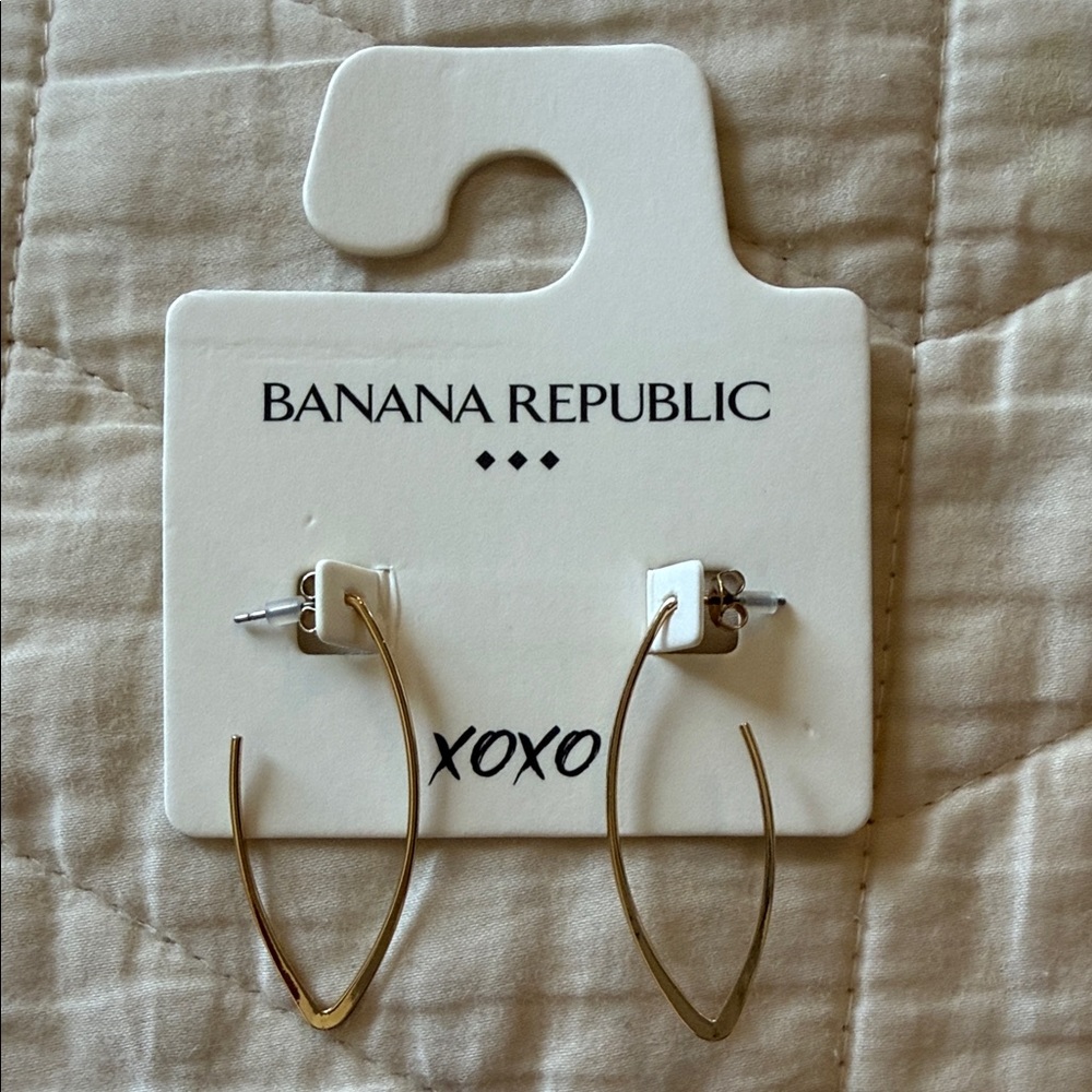 Banana Republic Gold Teardrop Earrings